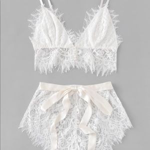 Lace lingerie set